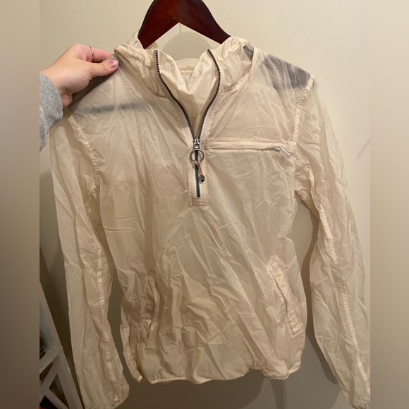 Lululemon Wind Breaker - Picture 1 of 4
